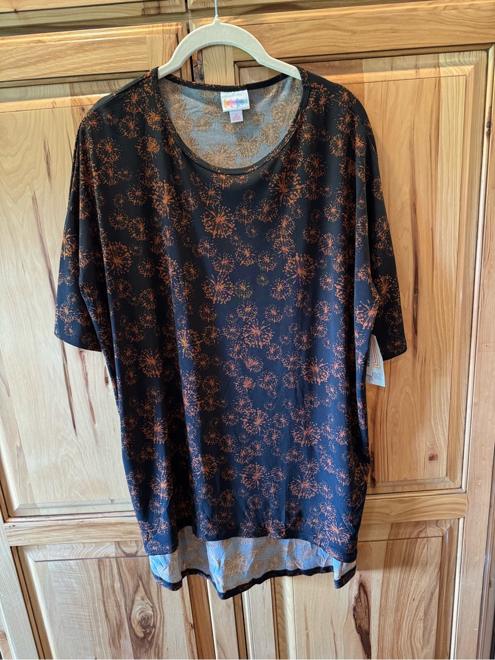 LuLaRoe Black & Rust Floral Short Sleeve High/Low Tee